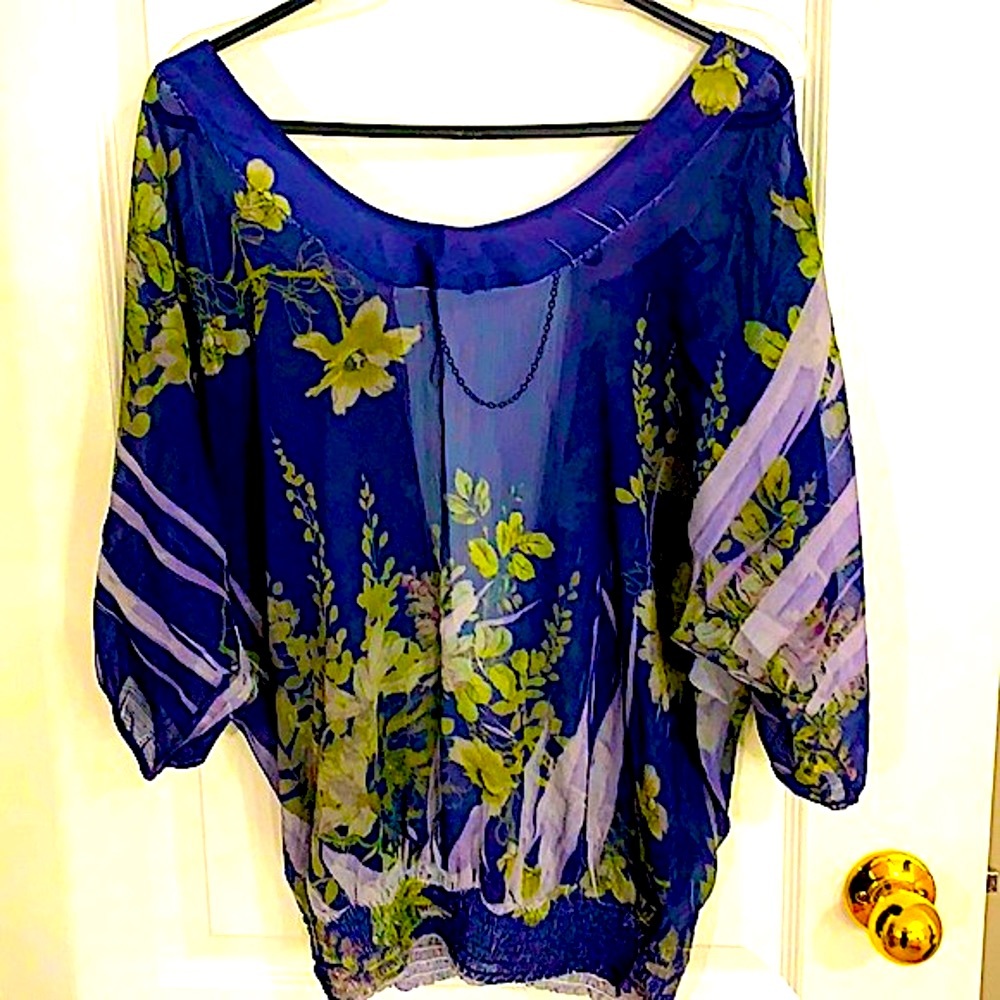 Guess open back blouse